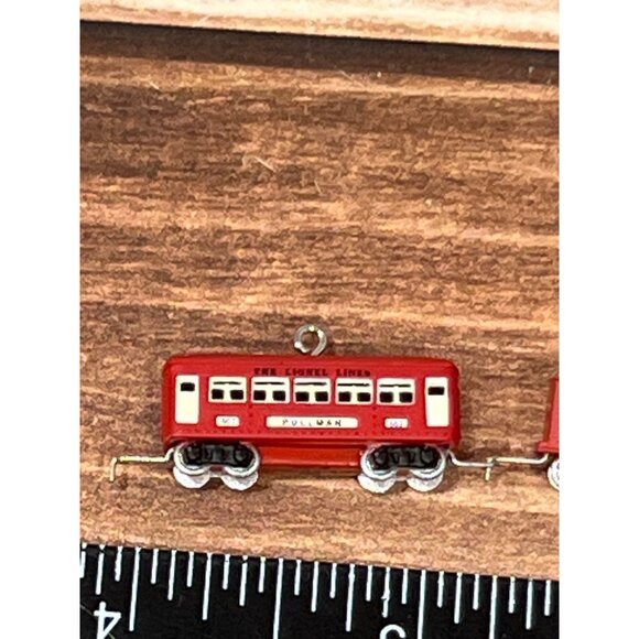 2009 HALLMARK KEEPSAKE MINI ORNAMENT QXM9202 THE RED COMET SET LIONEL TRAINS - Picture 8 of 9